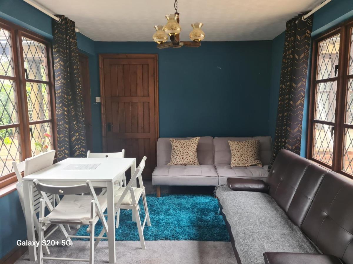 The Reading Whole Apartment With Private Lake And Gardens Dış mekan fotoğraf
